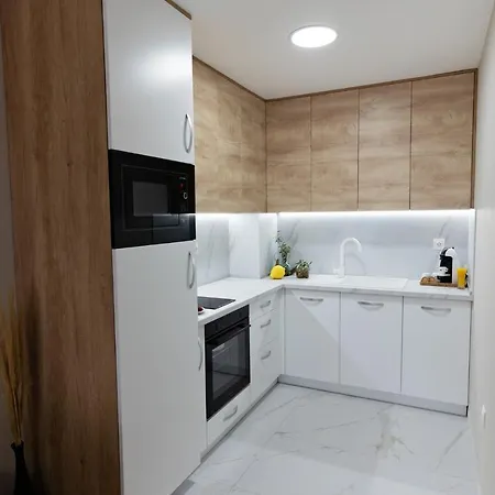 شقة فندقية 2 4*