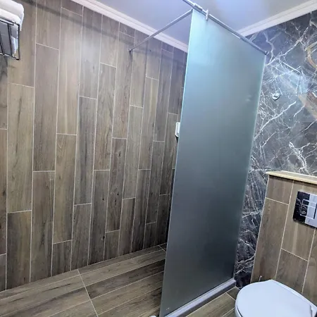 شقة فندقية 2 4*